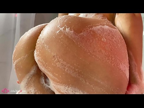 ❤️ Brunette په شاور کې د شدید orgasm لپاره د وایبرټر سره بلی مشت زنی کوي ❤️❌ ☑